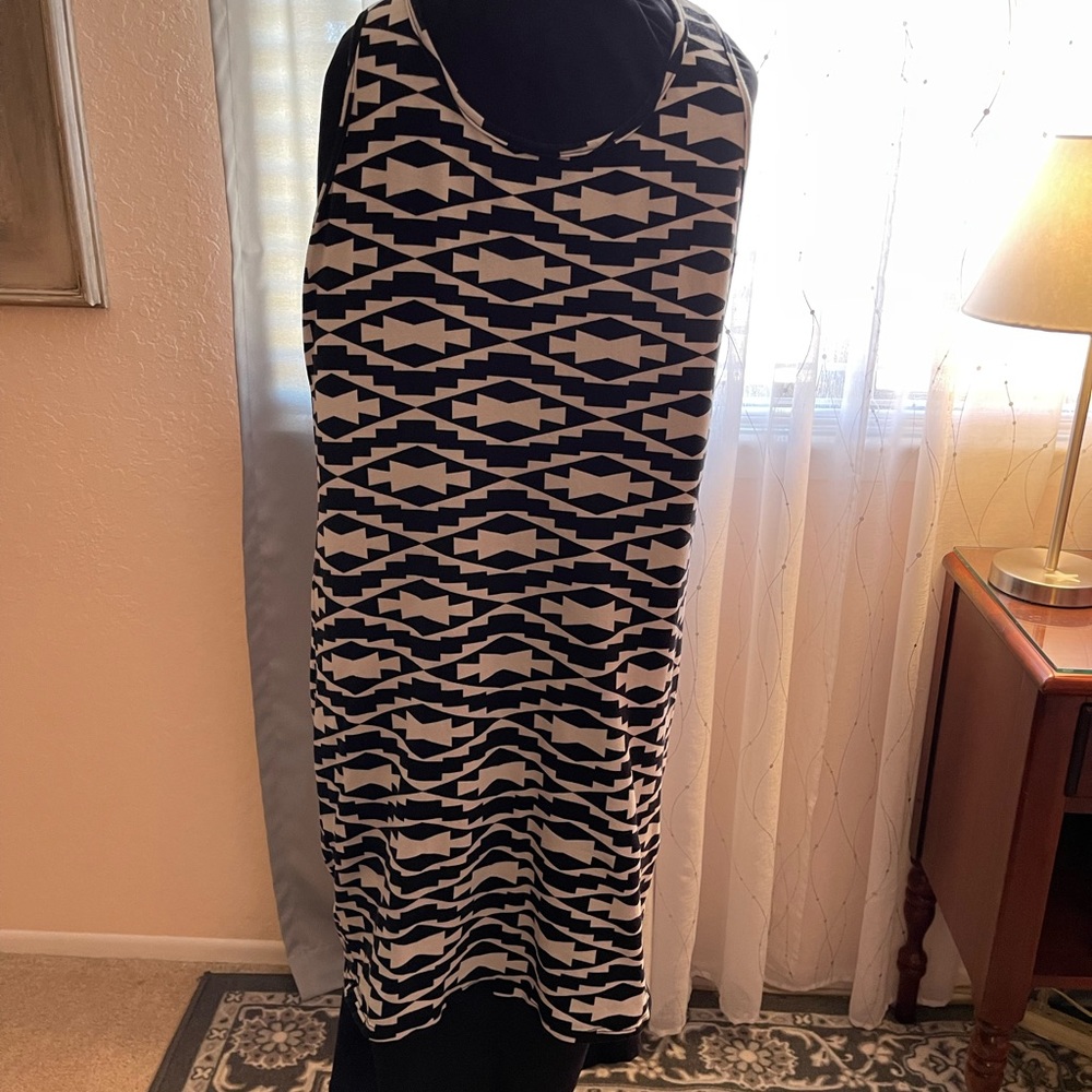 Zenobia bodycon racer back dress. Size XL. Black and white ikat print.